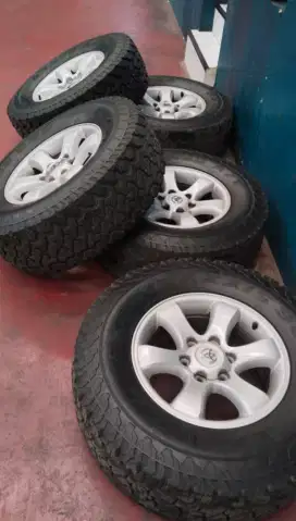 Velg Original Prado 120 + Ban Maxxis Bravo AT