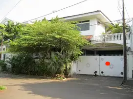 Rumah Komplek Simprug Garden, 600 M Ke Rs Pertamina Simprug