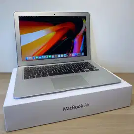 Macbook Air 13 inchi Early 2014