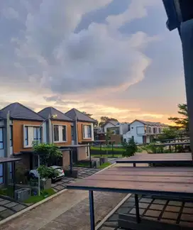 Disewakan rumah di GDC tipe Madeira semi furnished 4 jutaan.