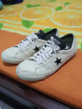 Jual sepatu Converse one star Leather size 41