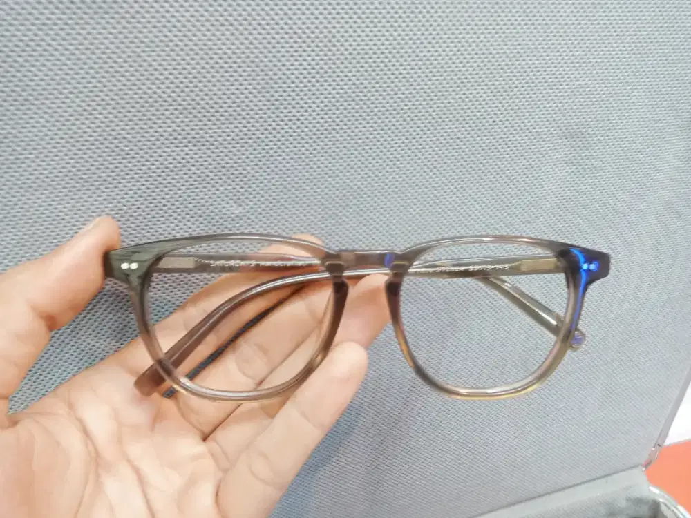 Kacamata secound original brand(SATURDAY)95% MULUS Bisa COD