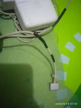Charger laptop apple macbook magsafe 2 type T.Ori.Bisa tes.Sesuai foto