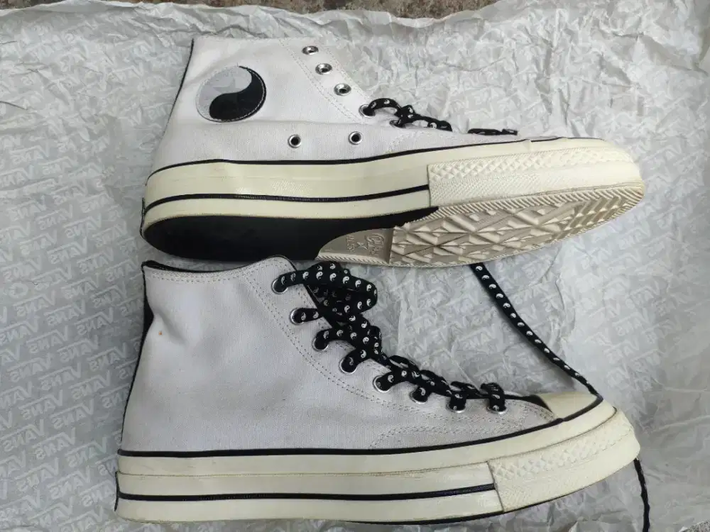 Converse Chuck 70 Psy-Kicks High Top White

Bt/tt dgn size yg sama