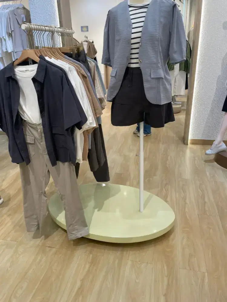 Standing Display fashion, Rak Gantung, Hanger Display