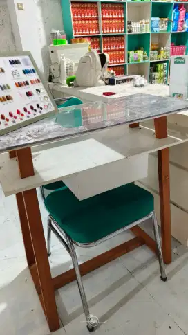 Meja Nail Art Salon kecantikan