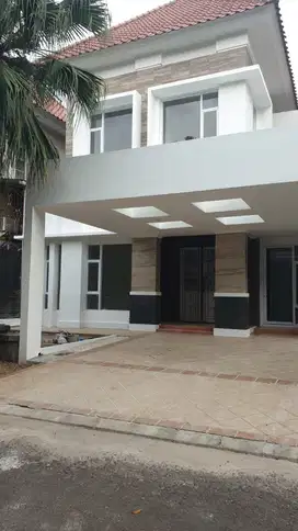 Disewakan Rumah Cantik Siap Huni Cluster Batavia Gading Serpong