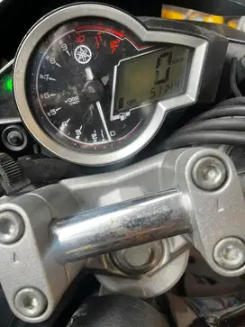 Di jual vixion 2017 hitam metalik pemakaian pribadi an sendiri