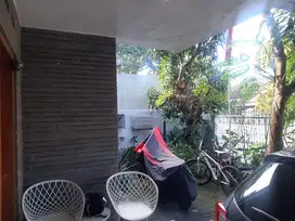 Rumah Modern 5KT di Batu Indah, Halaman Luas, Jual Cepat