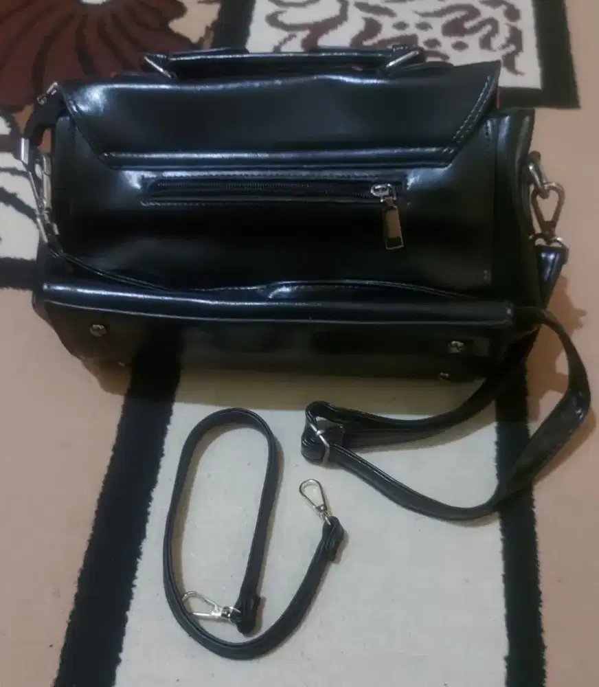 Tas Wanita warna Hitam