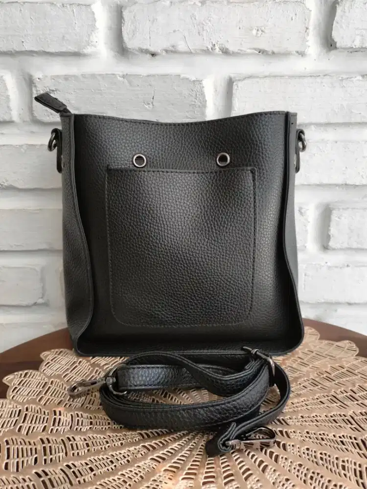 Tas sonovi hitam