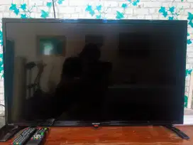 Tv Sharp Aquos 32in kondisi mulus, mines tidak ada remot