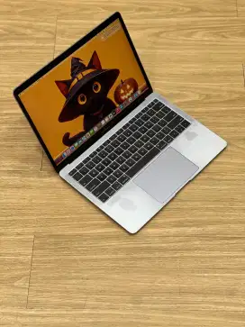 MacBook Air 2019 , 13 inch , 8/128