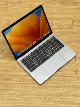 MacBook Pro 2017 , 13 inch , 8/128