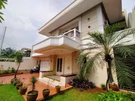 DIJUAL RUMAH AMERICAN MODERN HOUSE CIPAYUNG - JAKARTA TIMUR