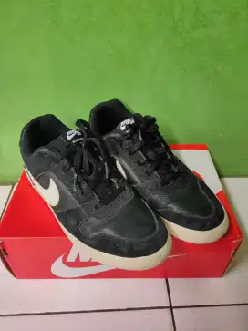 Sepatu nike sb delta force ukuran 42 original