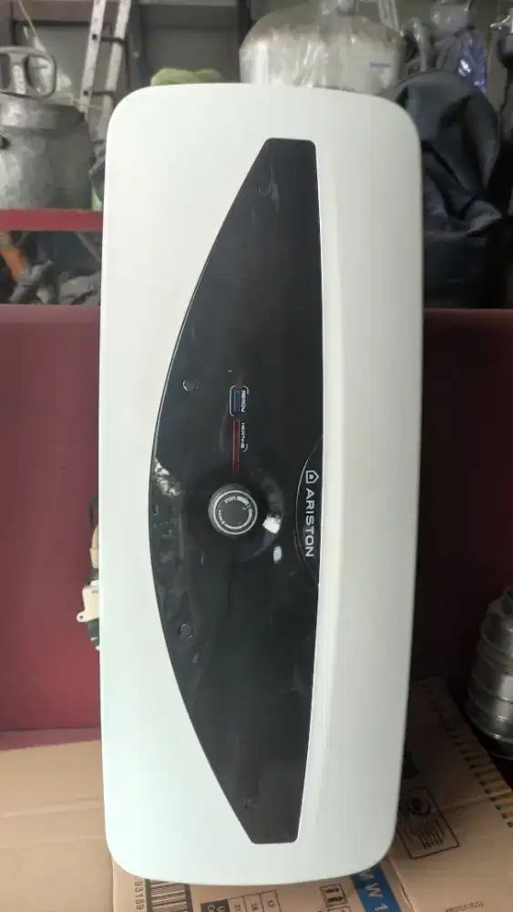 WATER HEATER ARISTON SL20200ID 20 LITER 200 WATT KONDISI GAMBLING