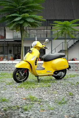 PIAGGIO VESPA GTS IGET ABS FACELIFT LIKE NEW