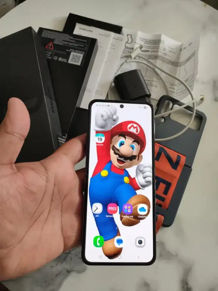 Samsung z flip 4 8/256 komplit sein