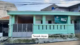 Disewakan Rumah Strategis - 2 Lantai - Bebas Banjir