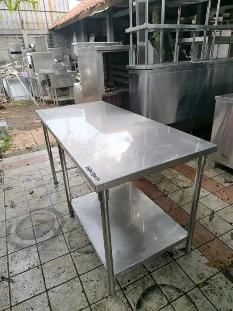 Meja 2 susun uk 150×70×81 

Hrg 2,5jt