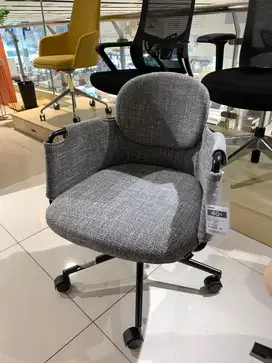 Kredit furniture dan dekorasi kantor