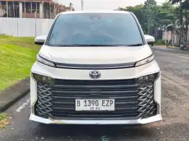 Voxy 2.0 AT 2023 KM 22rb Asliii