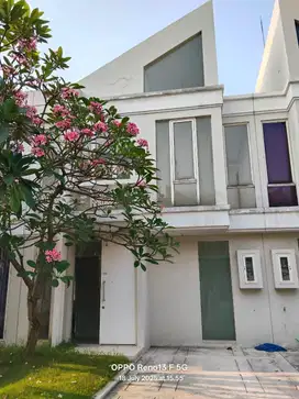 Dijual Rumah Siap Huni di Grand Pakuwon dekat Pakuwon Mall Citraland