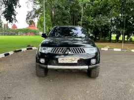 2012 mitsubishi pajero