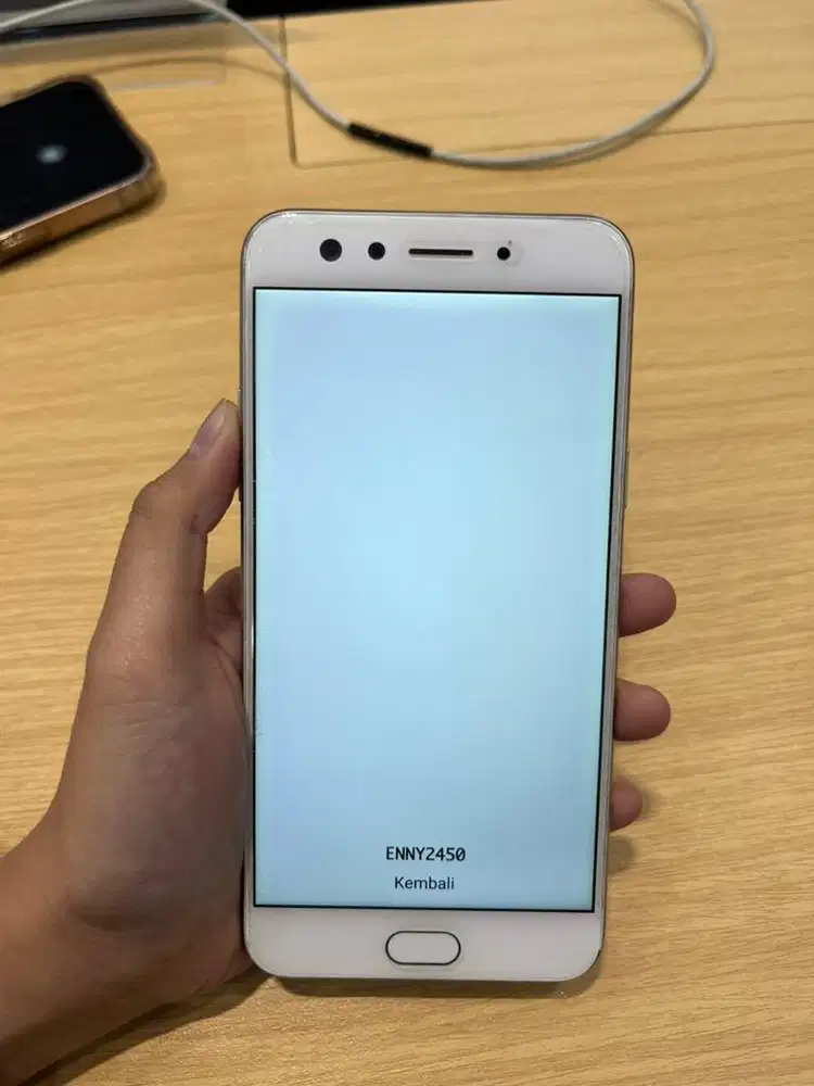 Oppo F3 4/64 hp only