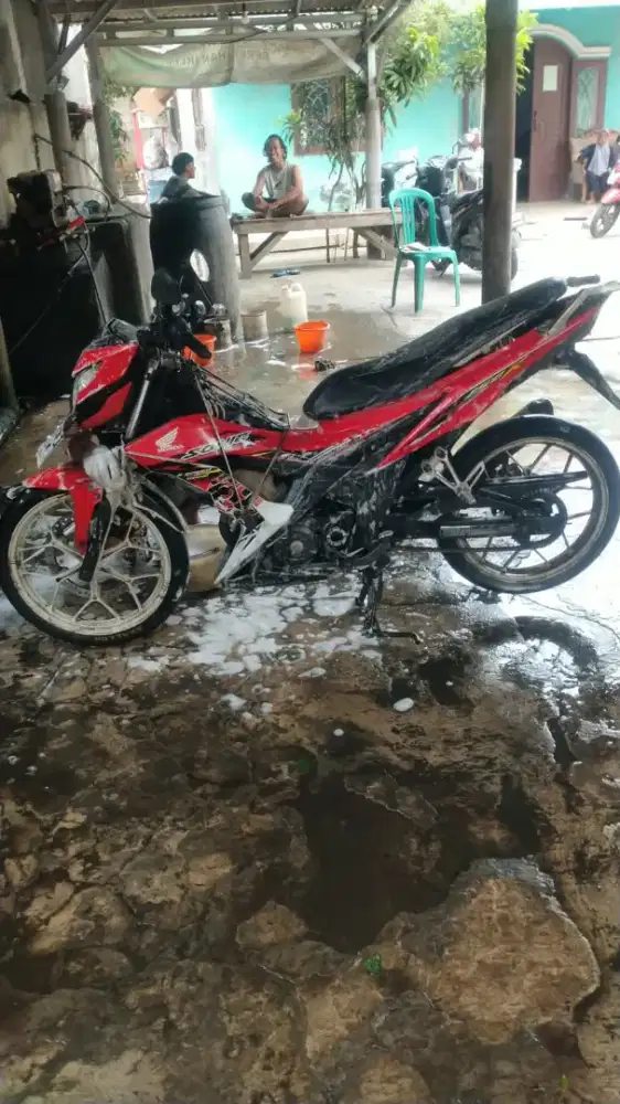 Honda sonic 150r