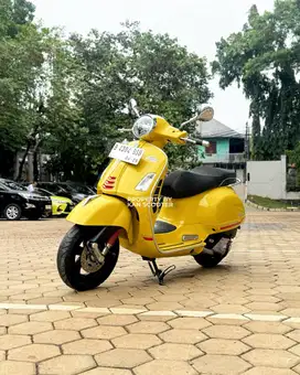 JUAL MURAH VESPA GTS S 150 iGET ABS 4V FACELIFT 2023 MULUS