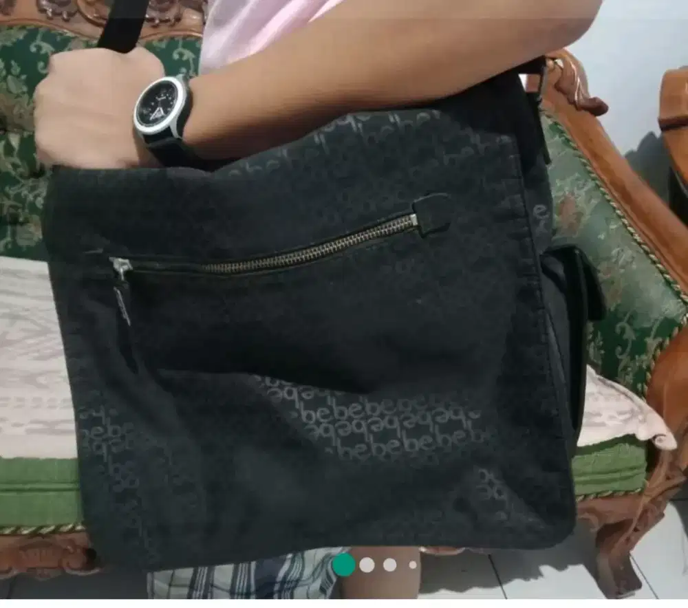 Tas selempang bebe original hitam - unisex jarang pakai - tas kantor