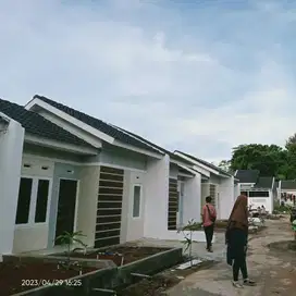Rumah Bersubsidi berfasilitas kolam renang