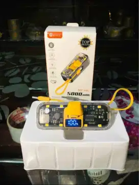 Power Bank Mixio MP - 04L dan C
Mungil Compact
Fast Charging