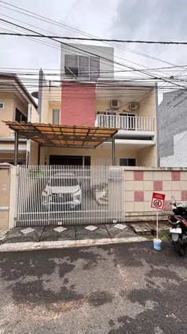 Dijual Rumah  Jl Petojo Sabangan - Jakarta Pusat