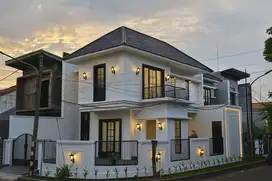 DIJUAL RUMAH MODERN MINIMALIS 2 LANTAI RUNGKUT ASRI UTARA