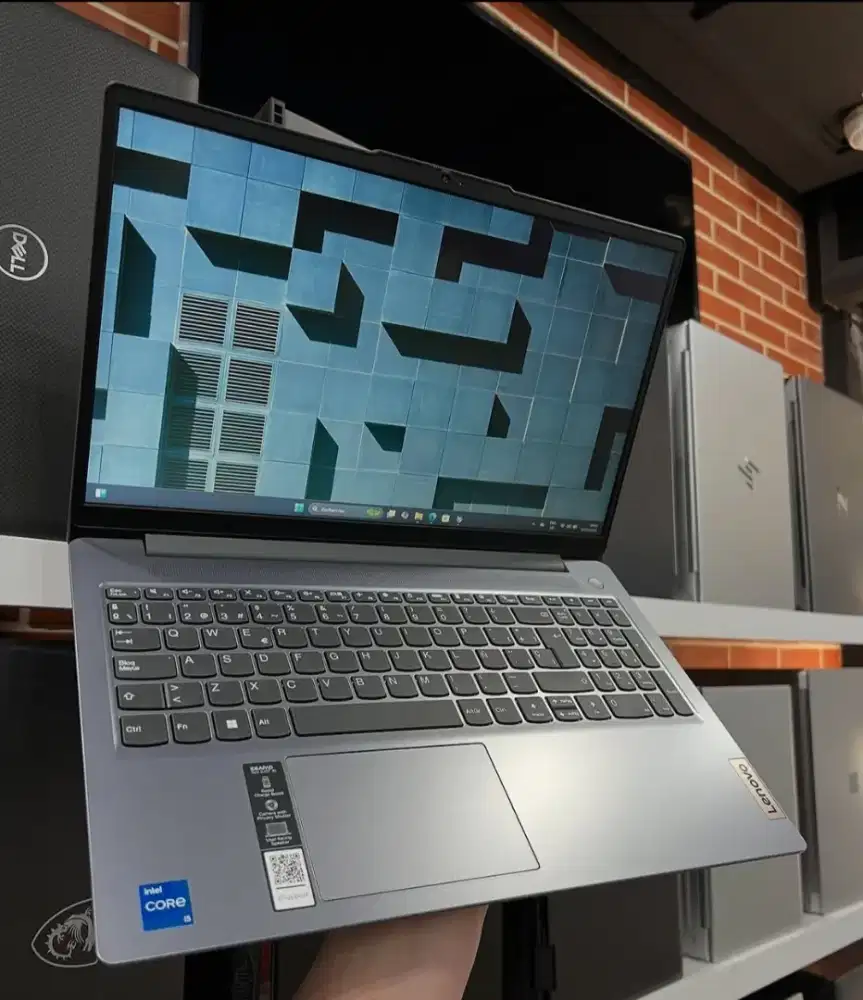 Lenovo Ideapad Slim 3 Core i5 Gen 11 Ram 8Gb ssd 512GB keyboard nyala