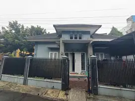 JUAL RUMAH TINGGAL PLUS KOS-KOSAN AKTIF LOKASI STRATEGIS DEKAT KAMPUS DI CIKUTRA BANDUNG