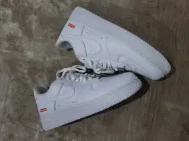 SEPATU NIKE AIR FORCE 1 X SUPREME