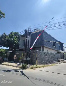 Rumah kolam renang solo kota