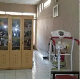 RUMAH DIJUAL SIAP HUNI  LOKASI STRATEGIS DI TAMAN HOLIS INDAH BANDUNG