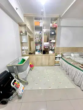 Tower Nerine Mall 2 BR full Furnish lantai rendah Green Pramuka Jual Murah