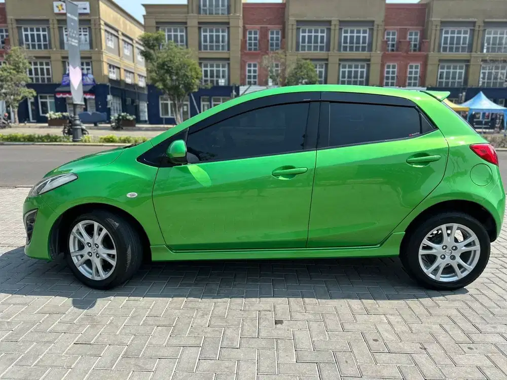 Mazda 2 2011 Bensin