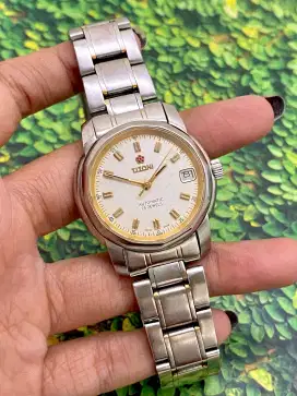 Jam tangan Titoni