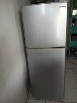 Kulkas Samsung 2 pintu no frost