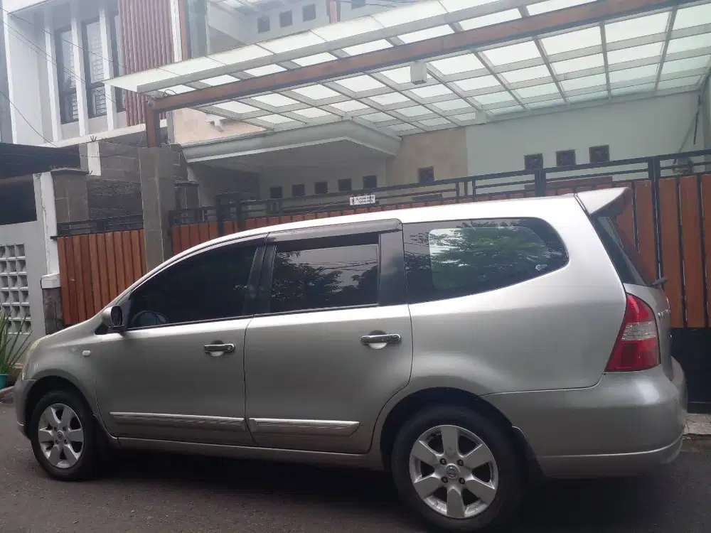 Nisan Grand Livina XV (3 Baris)1.5A/T