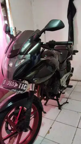 Bajaj Pulsar 220f 2011