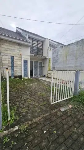 Rumah Di De Naila Village Driyorejo Gresik