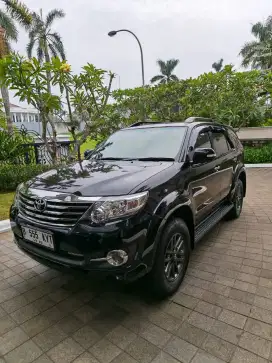 Toyota fortuner 2.7 G Luxury, automatic tahun 2014..